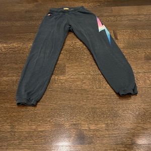 Women’s XS sweat pants perfect condition. So so cute.